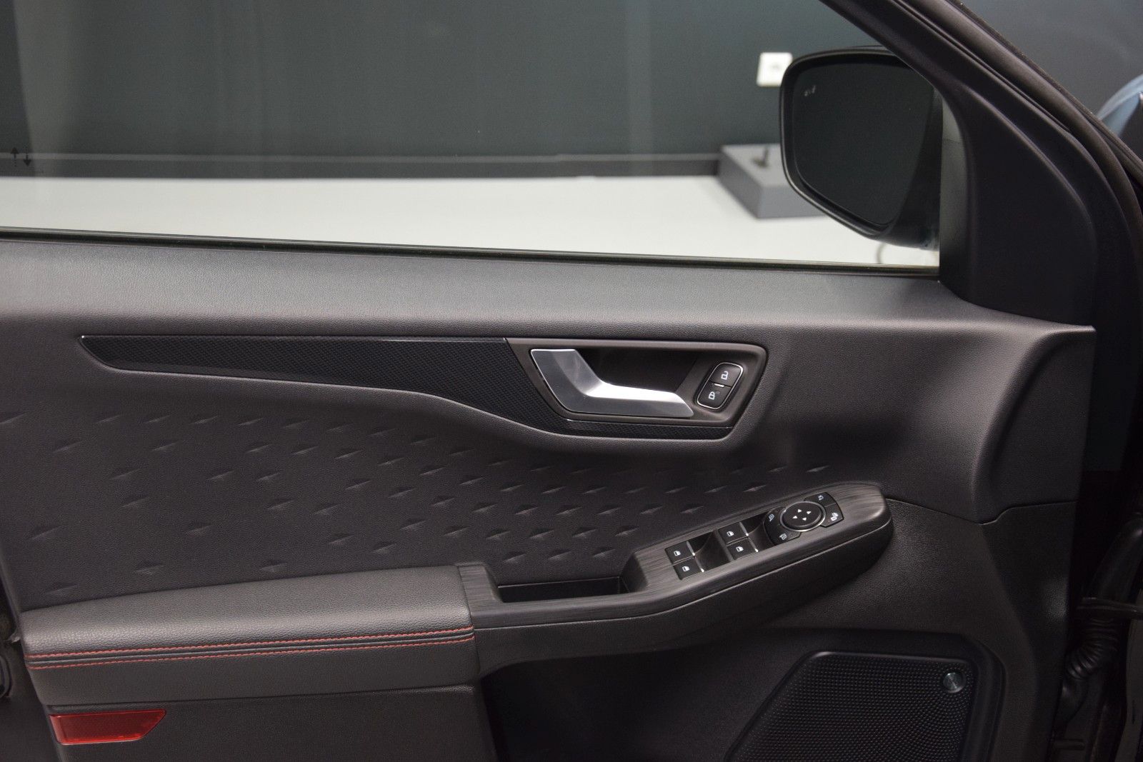 Fahrzeugabbildung Ford Kuga ST-Line X Pano HuD Leder ACC Kamera B&O Amb