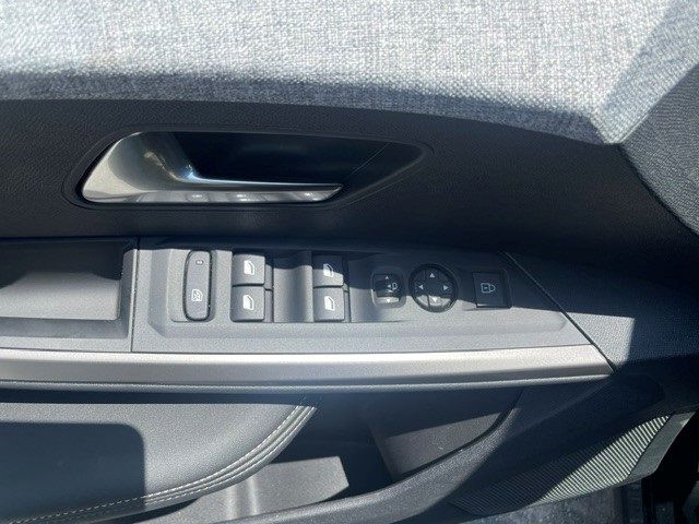 Fahrzeugabbildung Peugeot 3008 Allure MildHybrid 145 E-DSC6