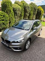 BMW 216 Active Tourer 216i - - BMW 216 Active Tourer aus 2016
