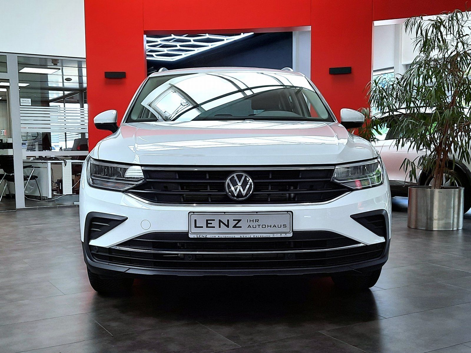 Fahrzeugabbildung Volkswagen Tiguan Active TSI *Navi*ACC*LED*PDC*Sitzhzg*Cam*