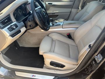 BMW 740 - 10