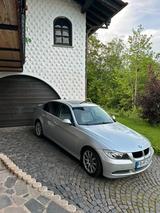 BMW 320i BMW in gutem Zustand Benzin Automtatik VB! - BMW 320 aus 2005: 320i