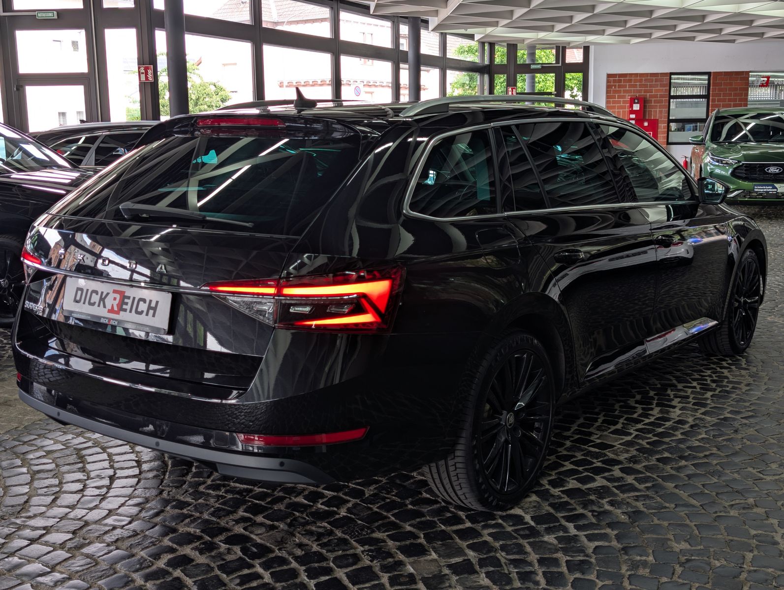 Fahrzeugabbildung SKODA Superb Premium Edition 2.0 TDI ACC VIRT MASSAGE