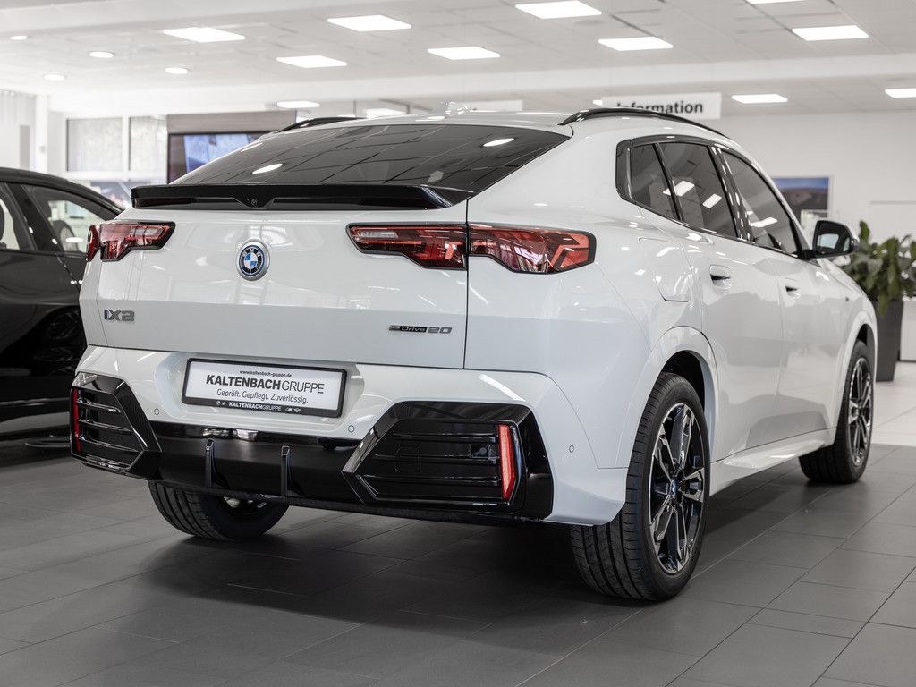 BMW iX2 - Bild 2