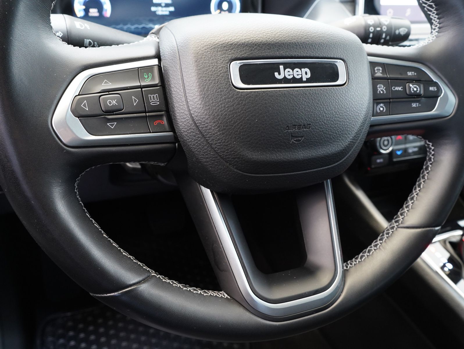 Fahrzeugabbildung Jeep Compass 1.3 MultiAir 80th Anniversary FWD