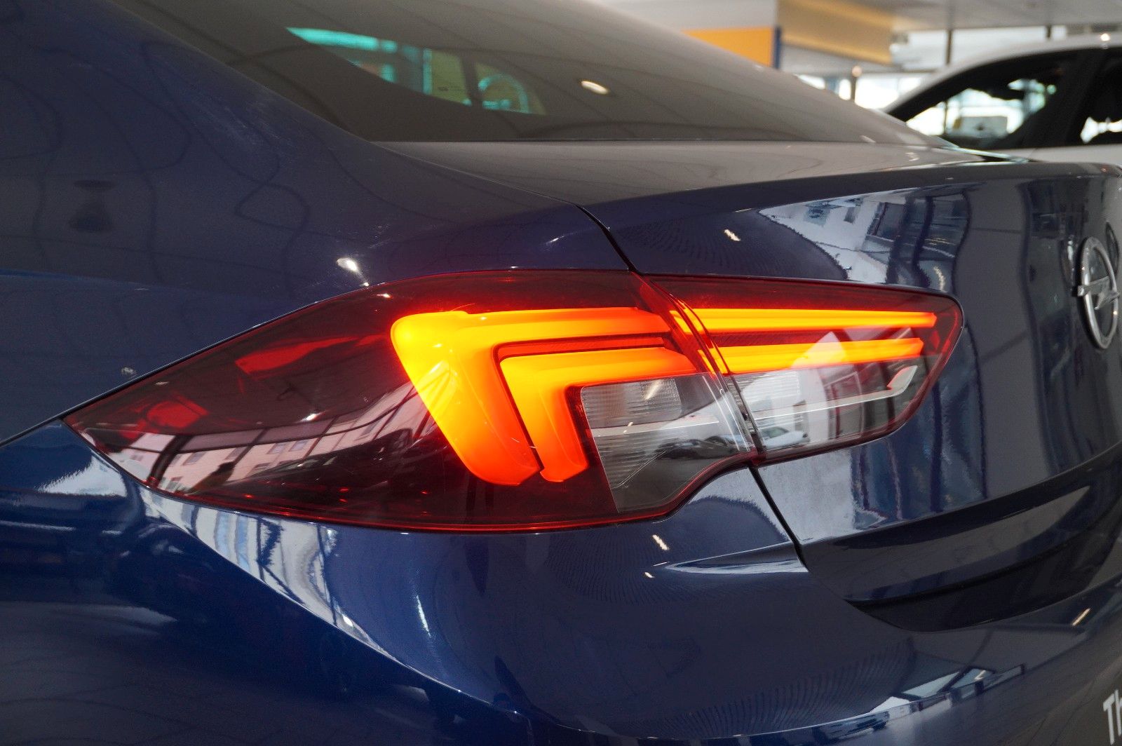 Fahrzeugabbildung Opel Insignia B GS 2.0D BSUINESS NAVI/LED/KAMERA/AHK