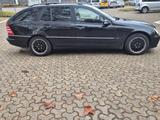 Mercedes-Benz 200 - Mercedes-Benz 200 aus 2005