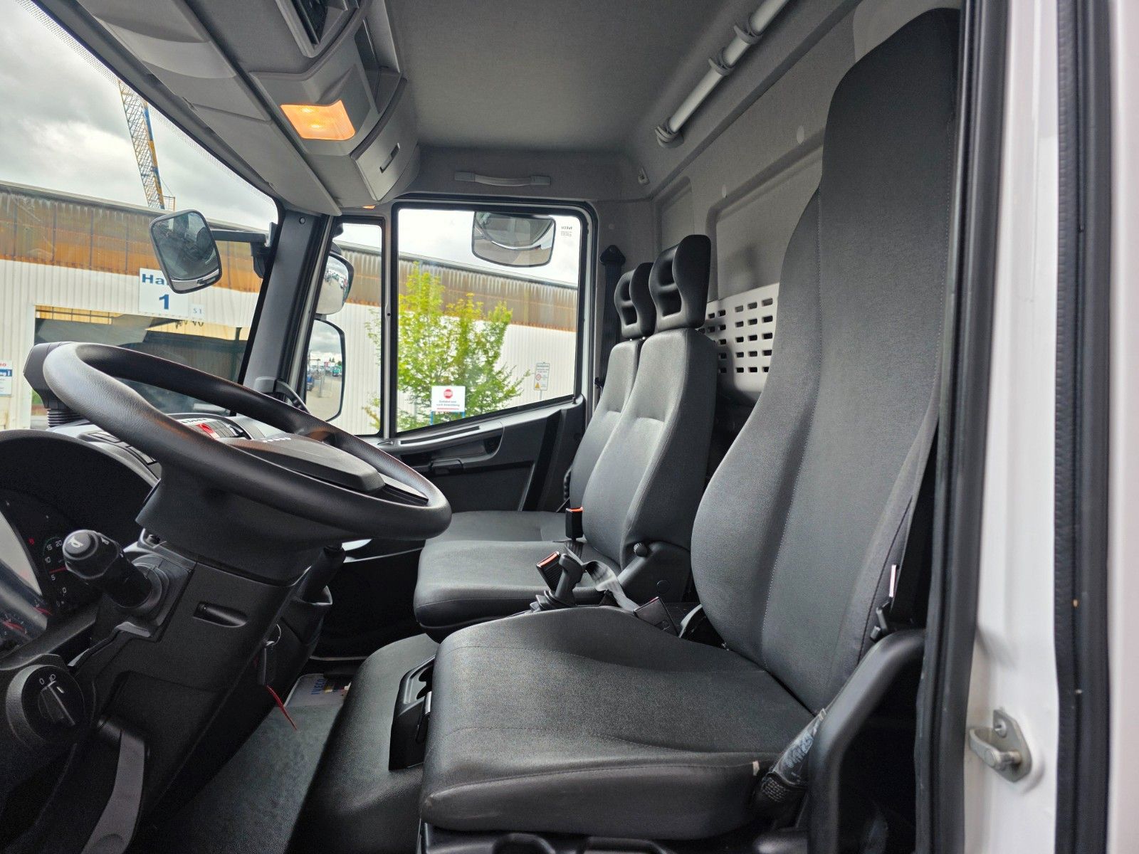 Fahrzeugabbildung Iveco Eurocargo ML120E25 LBW Palfinger 1.500kg