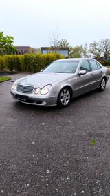 Mercedes-Benz E 220 CDI Limousine E-Klasse Automatik - Mercedes-Benz E 220 aus 2004: Cdi