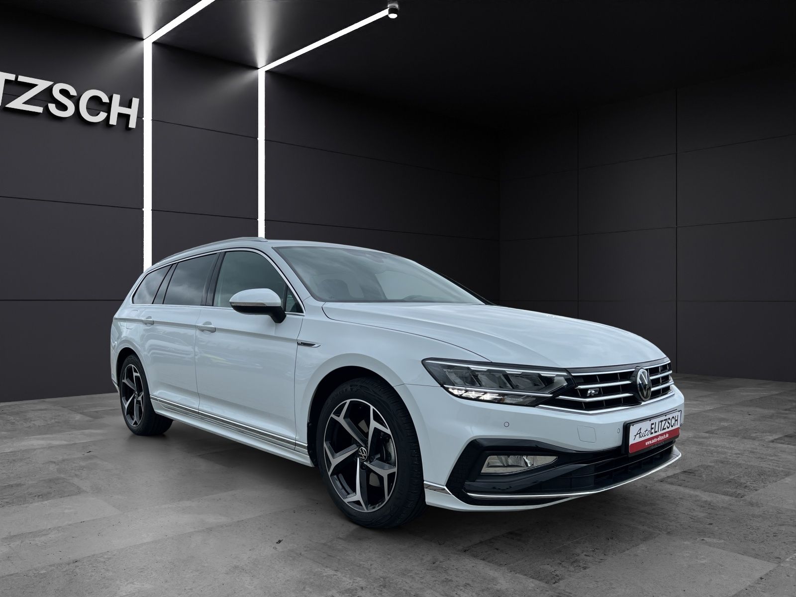 Fahrzeugabbildung Volkswagen Passat Variant R-Line Elegance TSI DSG LED ACC N