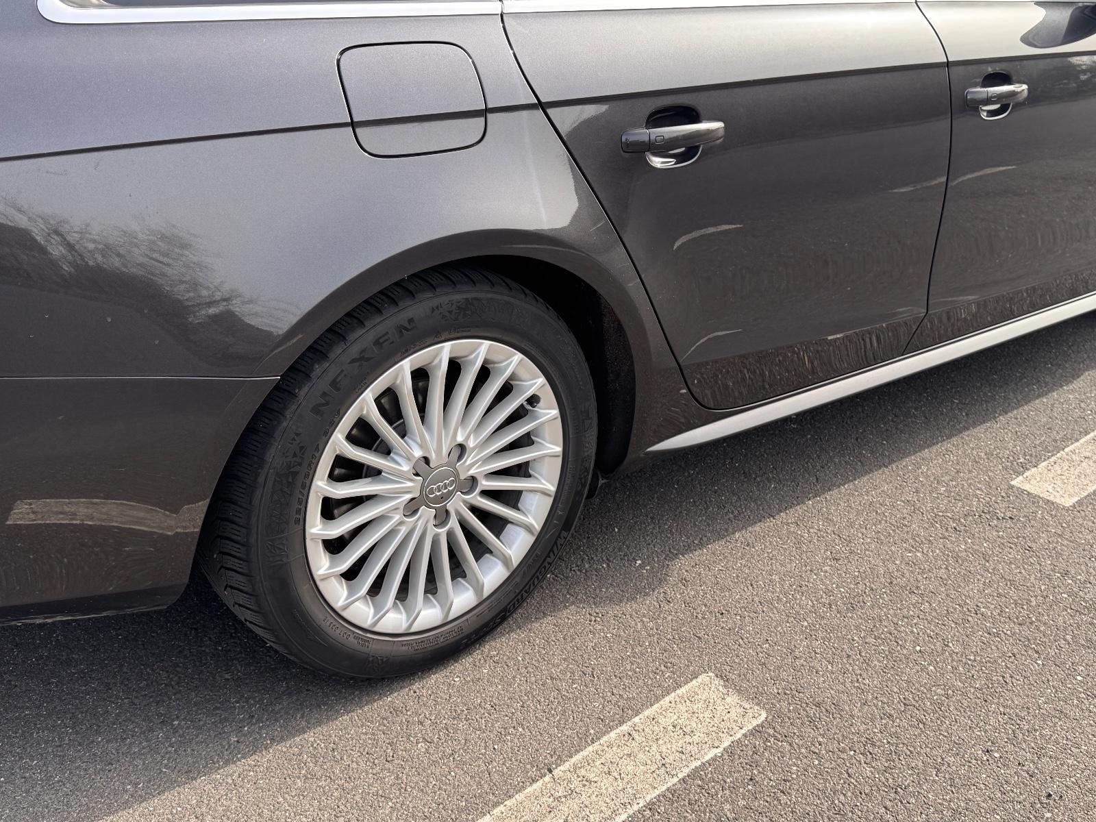 Audi A4 2011 — photo 6