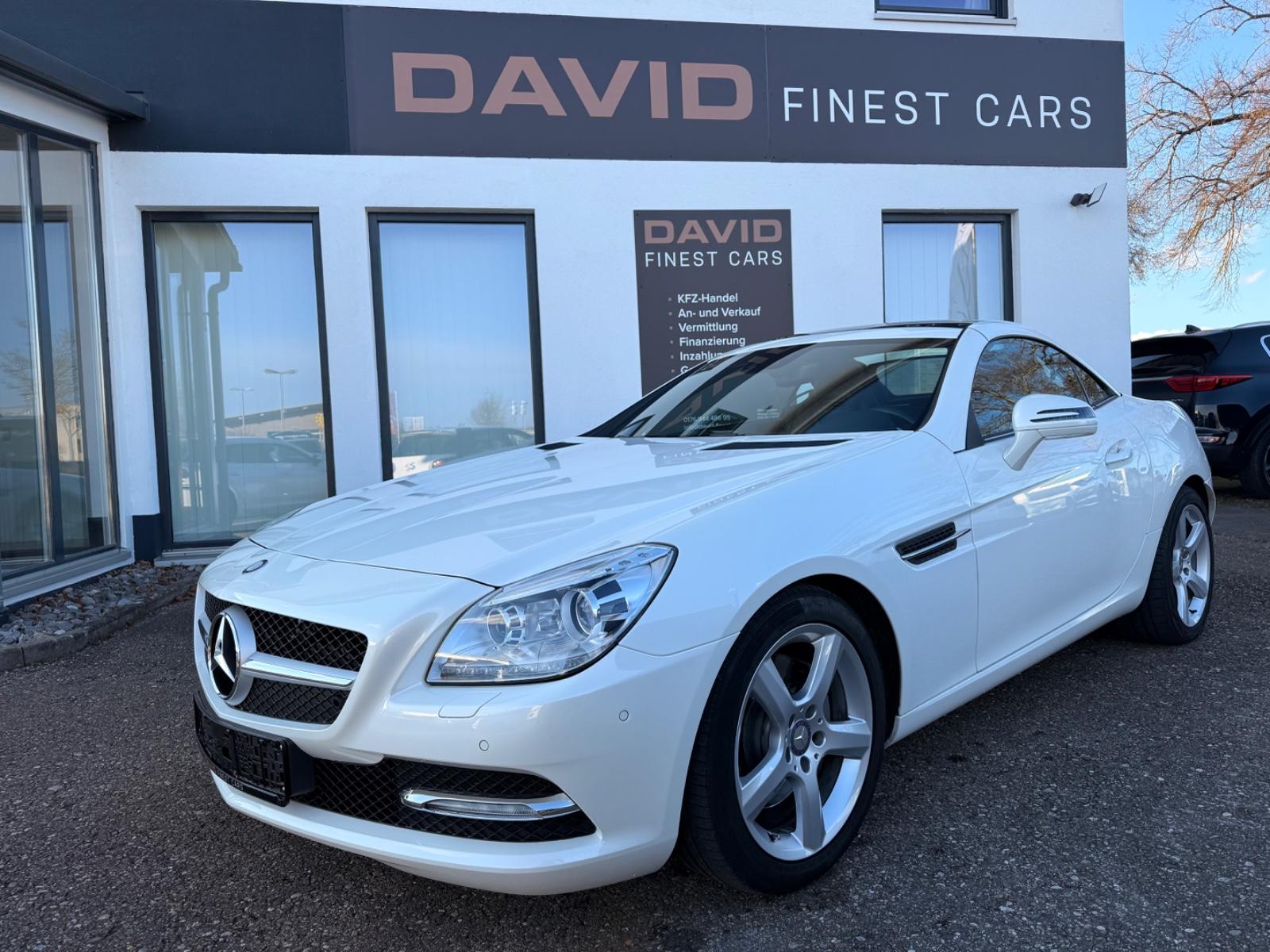 Mercedes-Benz SLK 250 AMG/LEDER/PANO/ILS-XENON/AIRSCARF/HARMAN