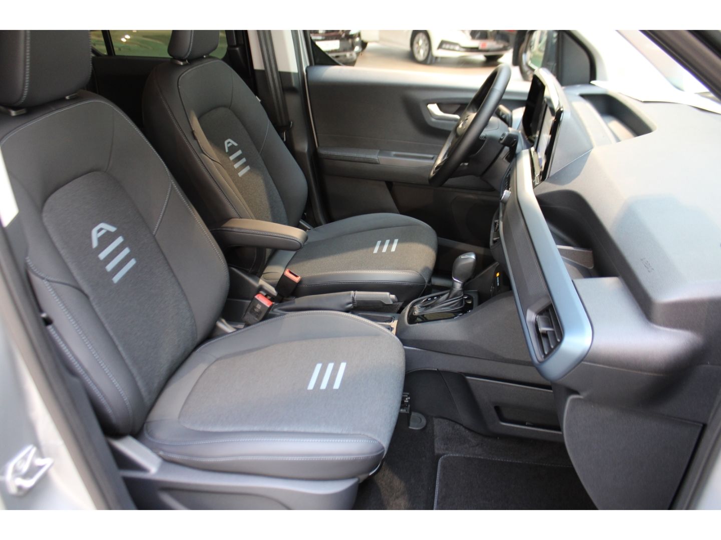 FORD Tourneo Courier 1.0 EcoBoost Active ACC TWA Navi - Image 11