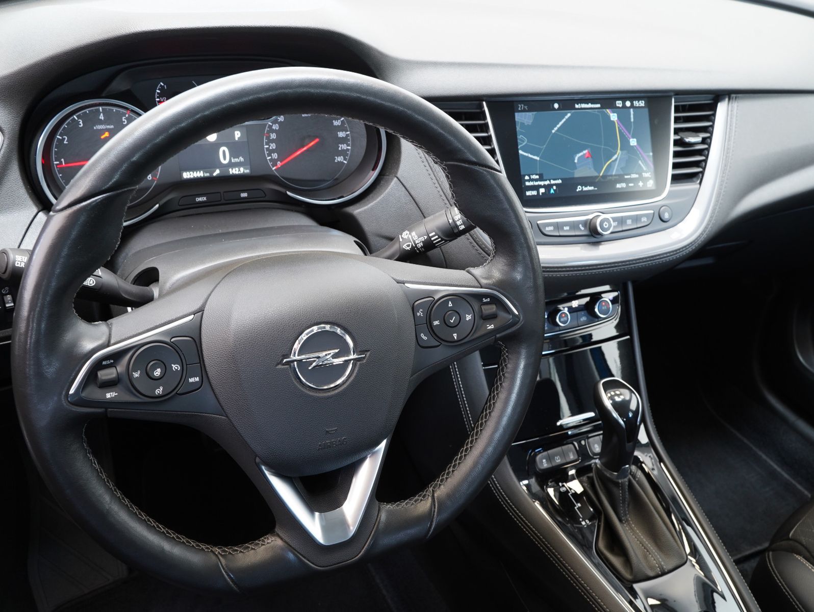 Fahrzeugabbildung Opel Grandland (X) 1.2 Turbo Elegance
