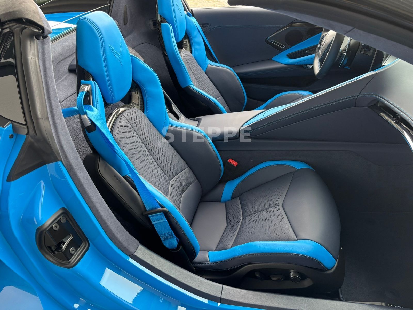 Corvette C8 Stingray Convertible 3LT Europamodell STEPPE