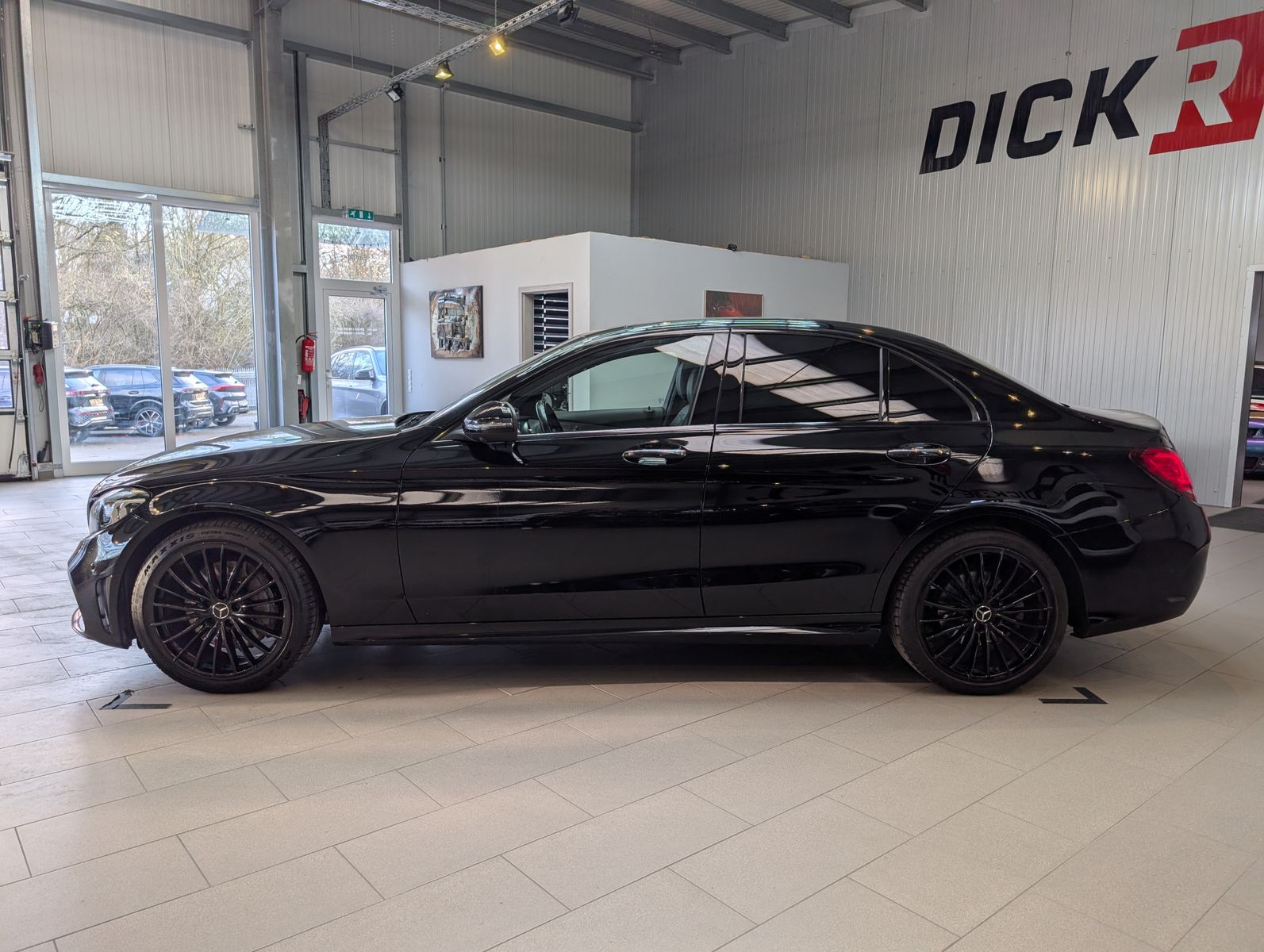 Fahrzeugabbildung Mercedes-Benz C 300 d 4M AMG-Line ACC Multibeam 360° Pano Voll