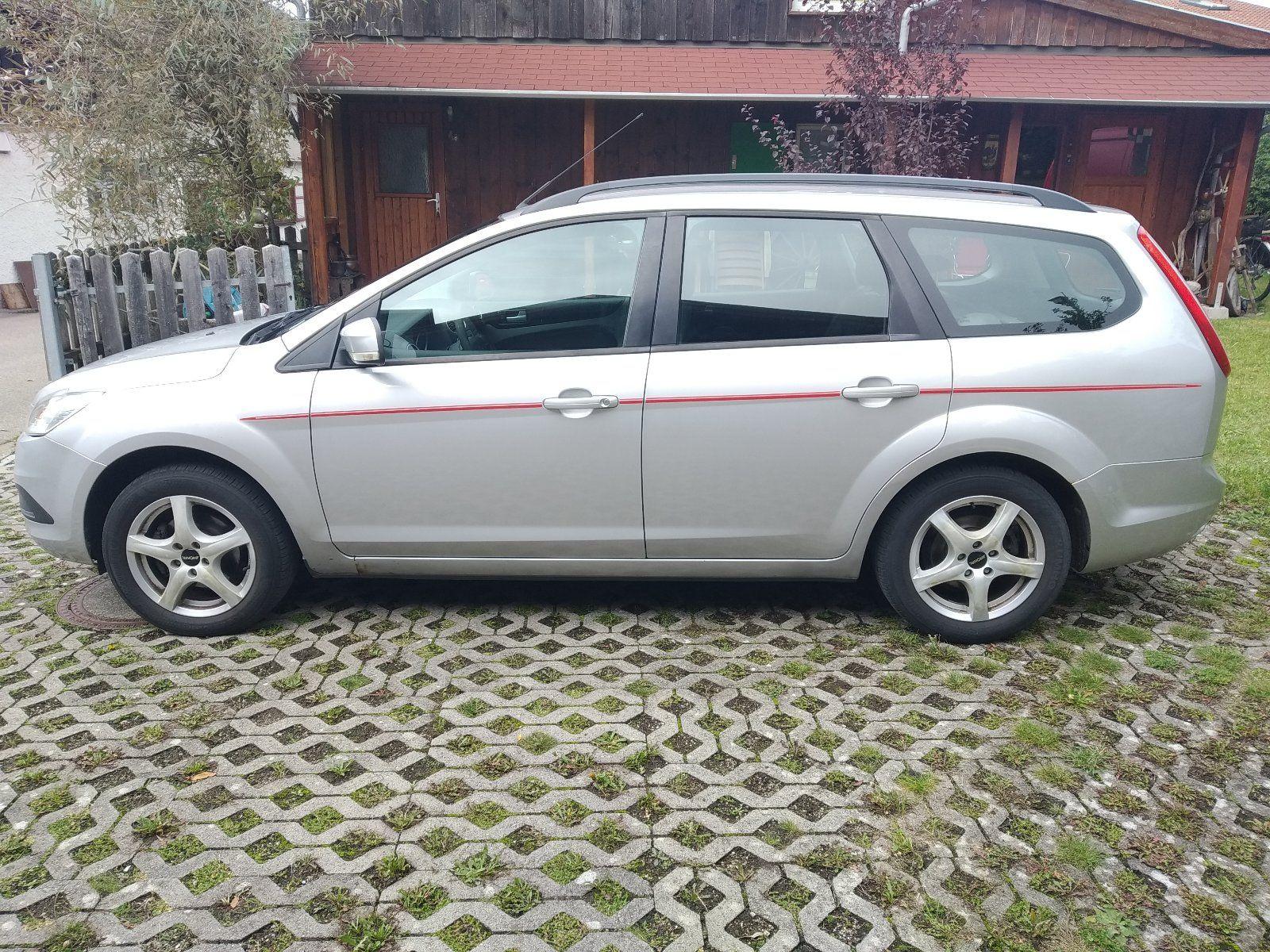 Ford Focus 2011 — interior