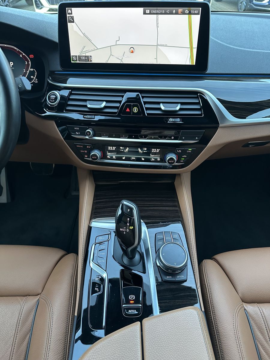 Fahrzeugabbildung BMW 530e Touring xD M-Sport Pro NAV+LASER+AHK+HEADUP