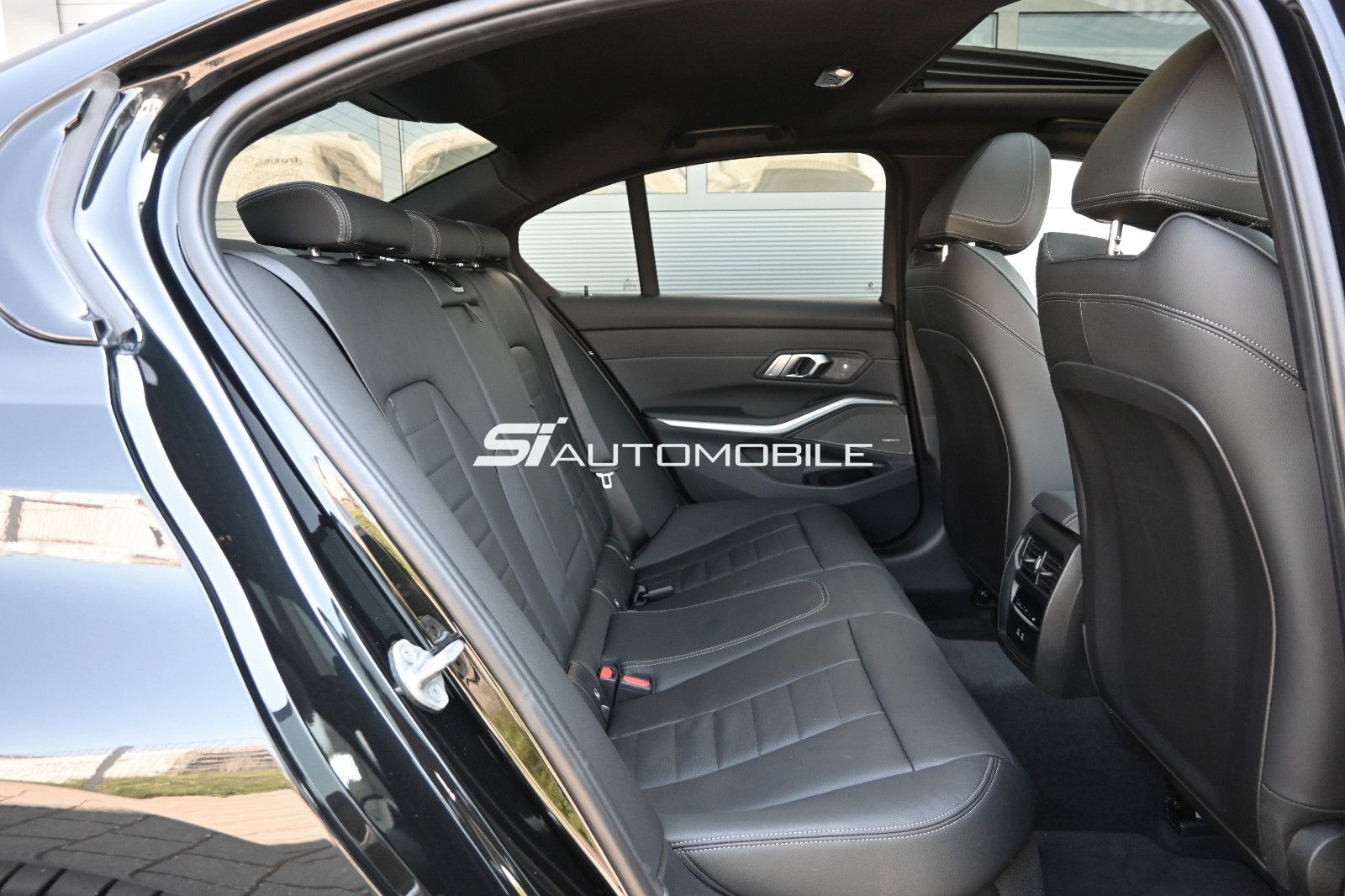 Fahrzeugabbildung BMW 320i xDr. M SPORT °UVP 76.229€°GLASDACH°STANDHZG