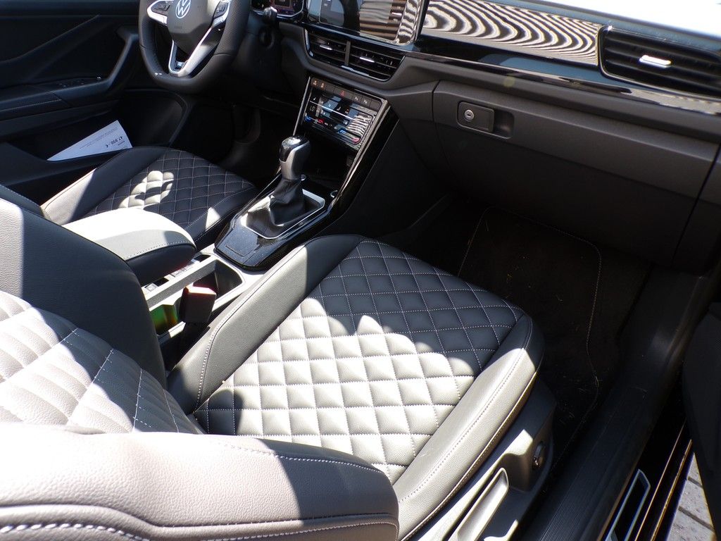 Fahrzeugabbildung Volkswagen T-Roc Cabriolet 1.5 l TSI DSG *R-Line*Black Styl