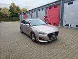 Hyundai i30 cw Pure/1Hand/Navi/KAMERA - : Beige, Spurhalteassistent, Kombi