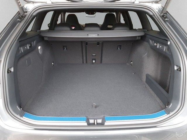 Fahrzeugabbildung Skoda Superb Combi Sportline iV AHK Matrix CANTON