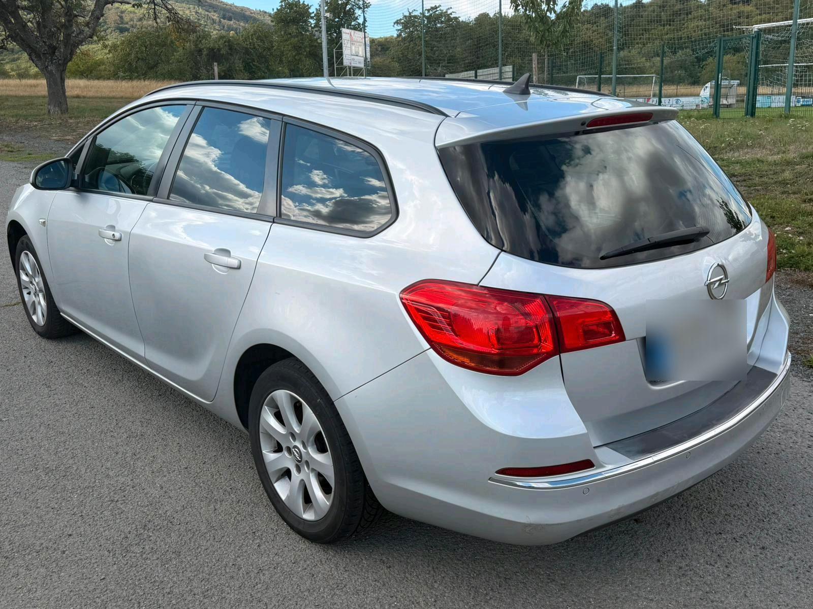 Opel Astra 2015 — photo 6