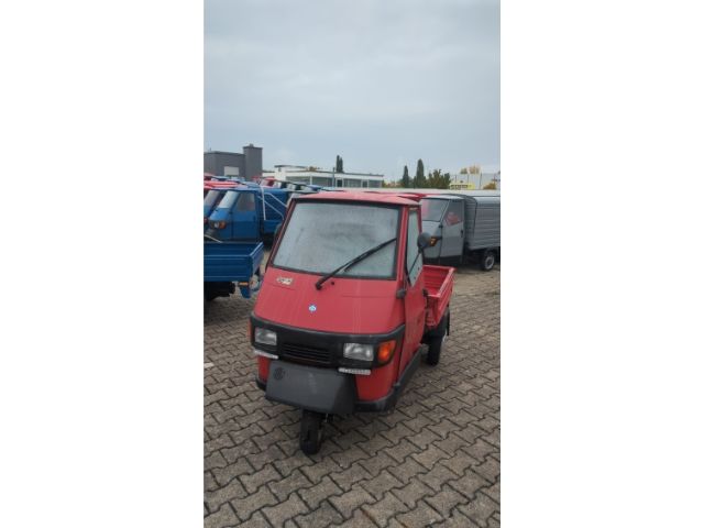 Fahrzeugabbildung Piaggio Ape 50 Pritsche rot, auch als 25kmh erhältlich*