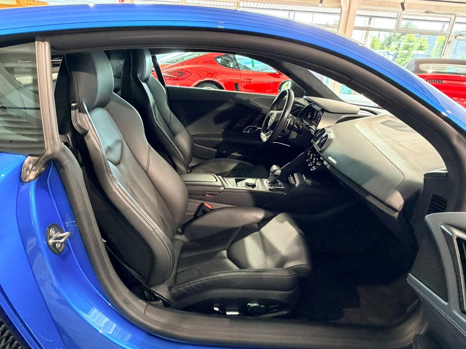 AUDI R8 COUPE 5.2 FSI V10 PLUS CARBON