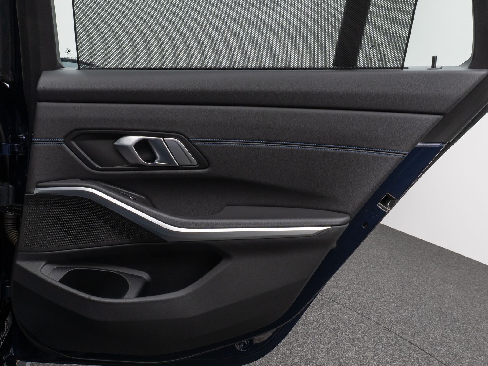 Fahrzeugabbildung BMW 320e M Sport DAB Widscreen PDC Individual 18Zoll