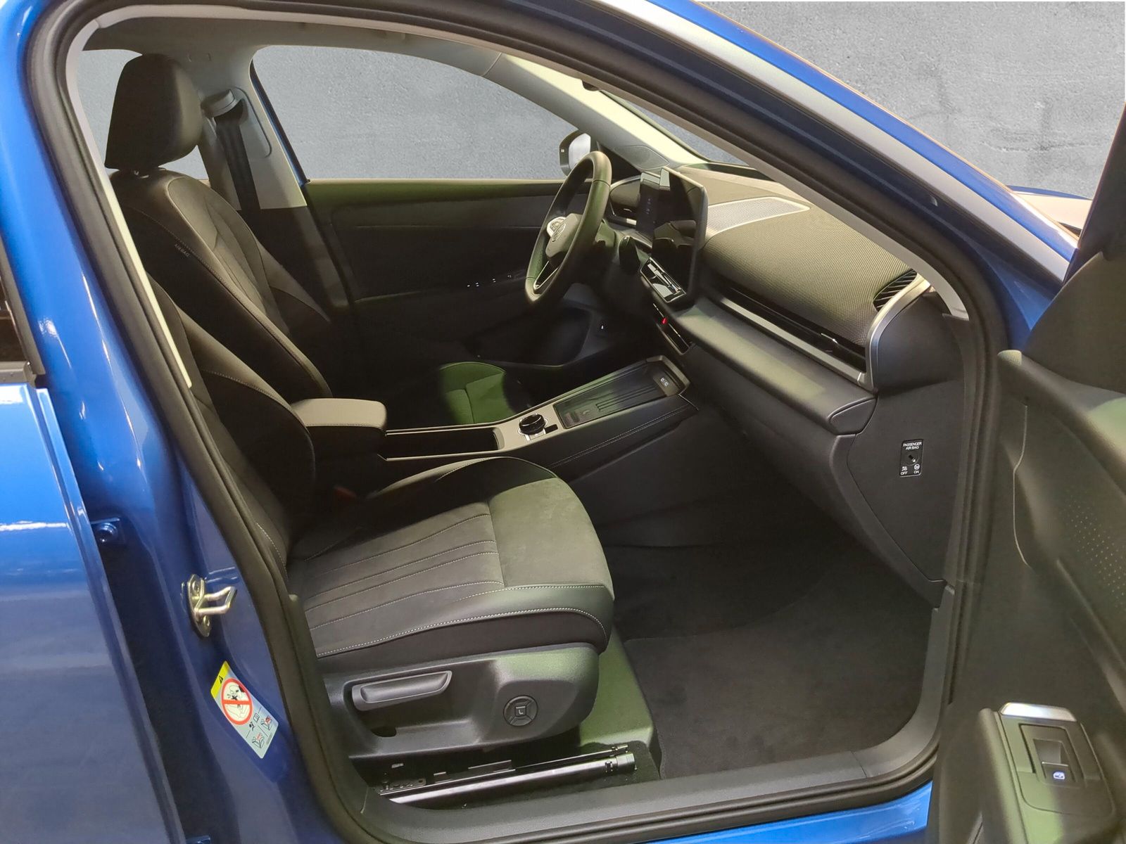 Fahrzeugabbildung Volkswagen T-Roc Style 1.5 eTSI 110kw 7-Gang DSG AH, WR