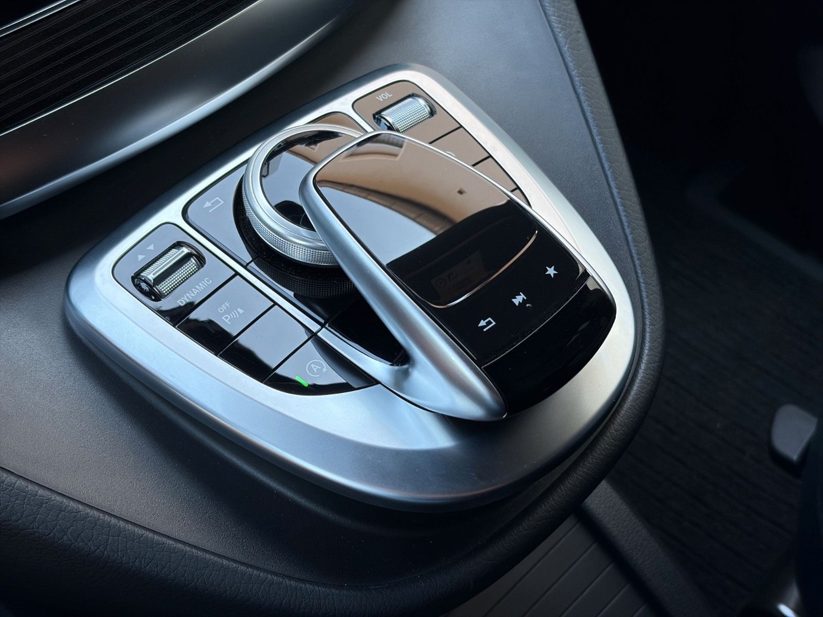 Fahrzeugabbildung Mercedes-Benz V300 d lang*2xSchiebetür*LED*SHZ*NAVI**