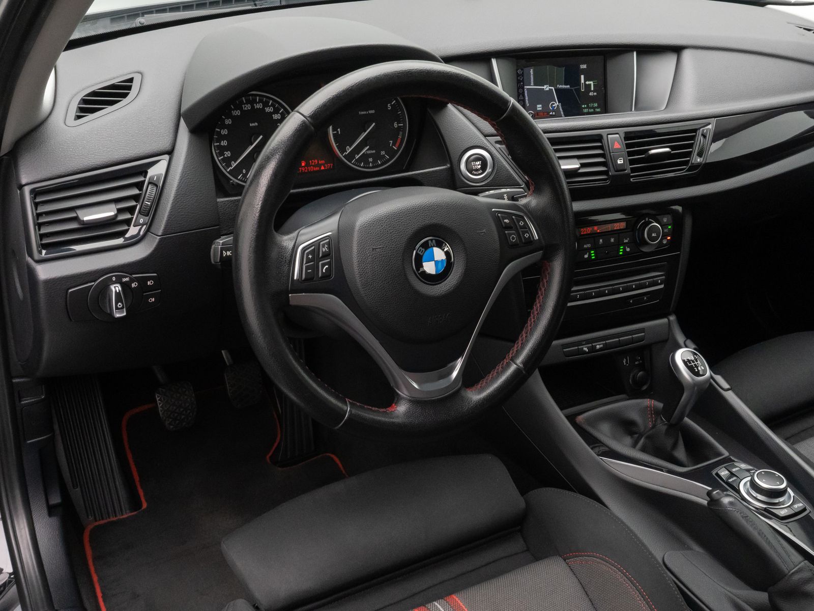 Fahrzeugabbildung BMW X1 sD18i Sport Line Xenon PDC NaviBusiness 18"