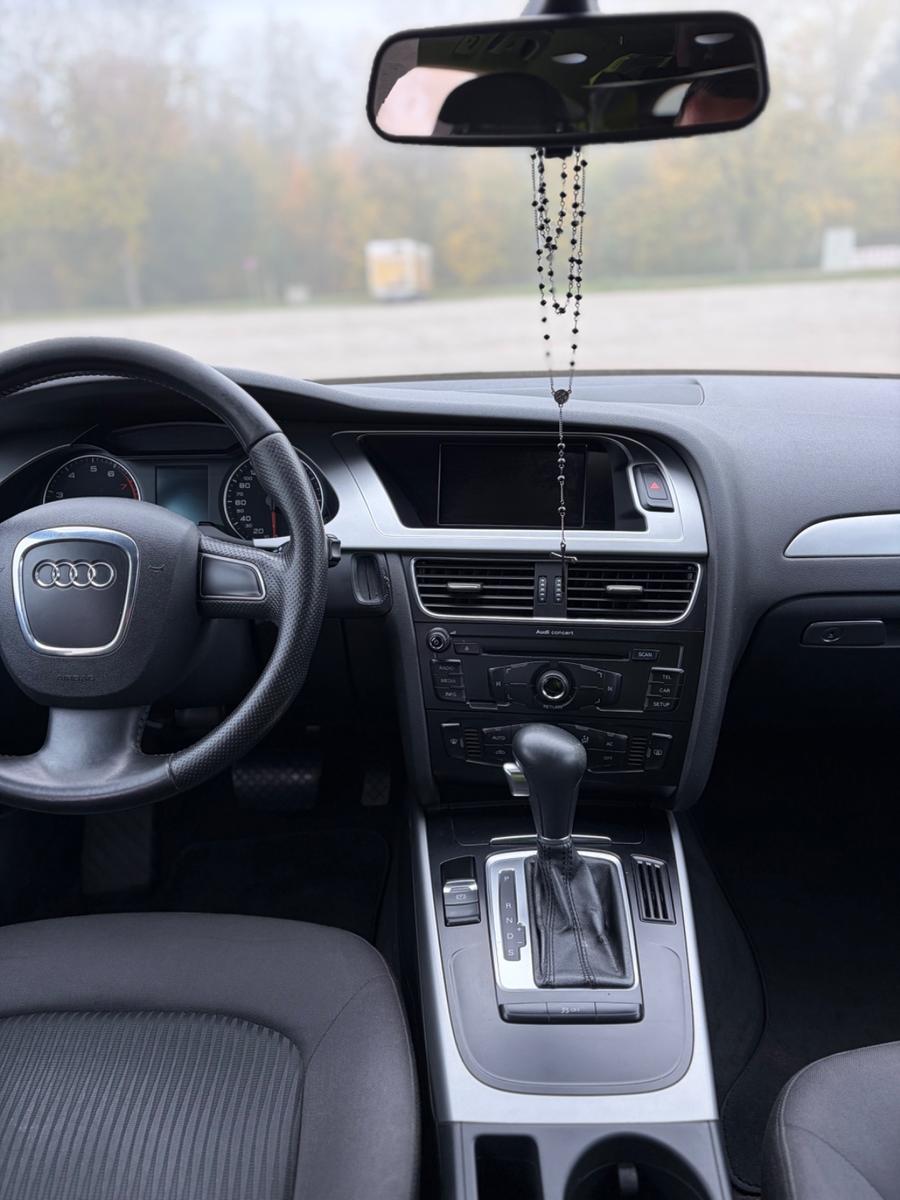 Audi A4 2011 — photo 6