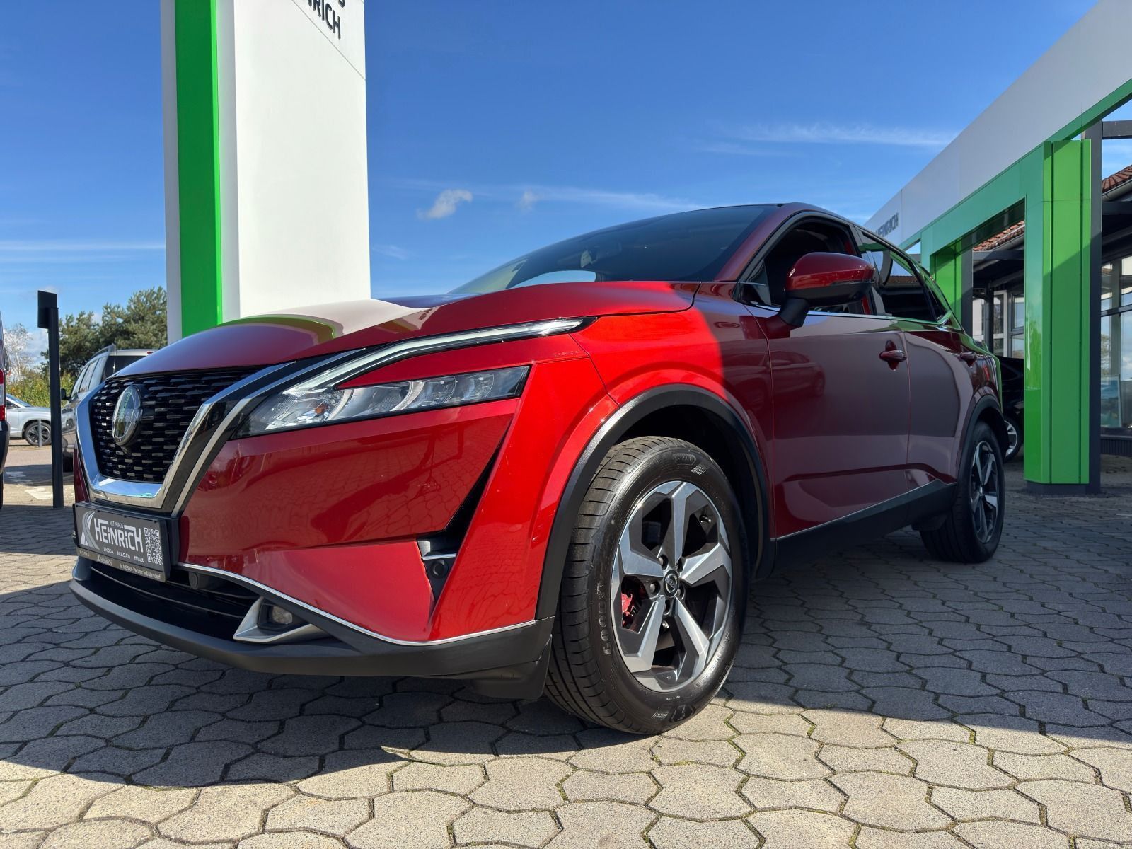 Fahrzeugabbildung Nissan Qashqai 140PS 6-Gang N-Connecta*AHK*360°CAM*behF