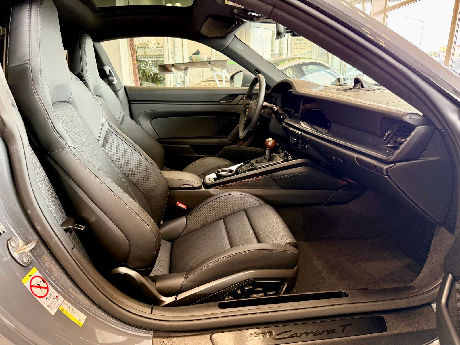 Fahrzeugabbildung Porsche 911 992 Carrera T SportDesign/Glasdach/Keyless