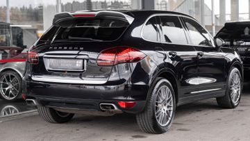Porsche Cayenne - 4