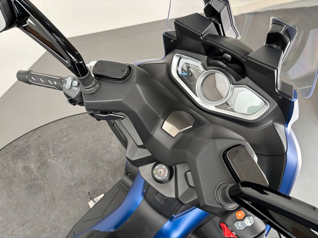 Fahrzeugabbildung Kymco XCITING S 400 I *TOPCASE *1.HAND