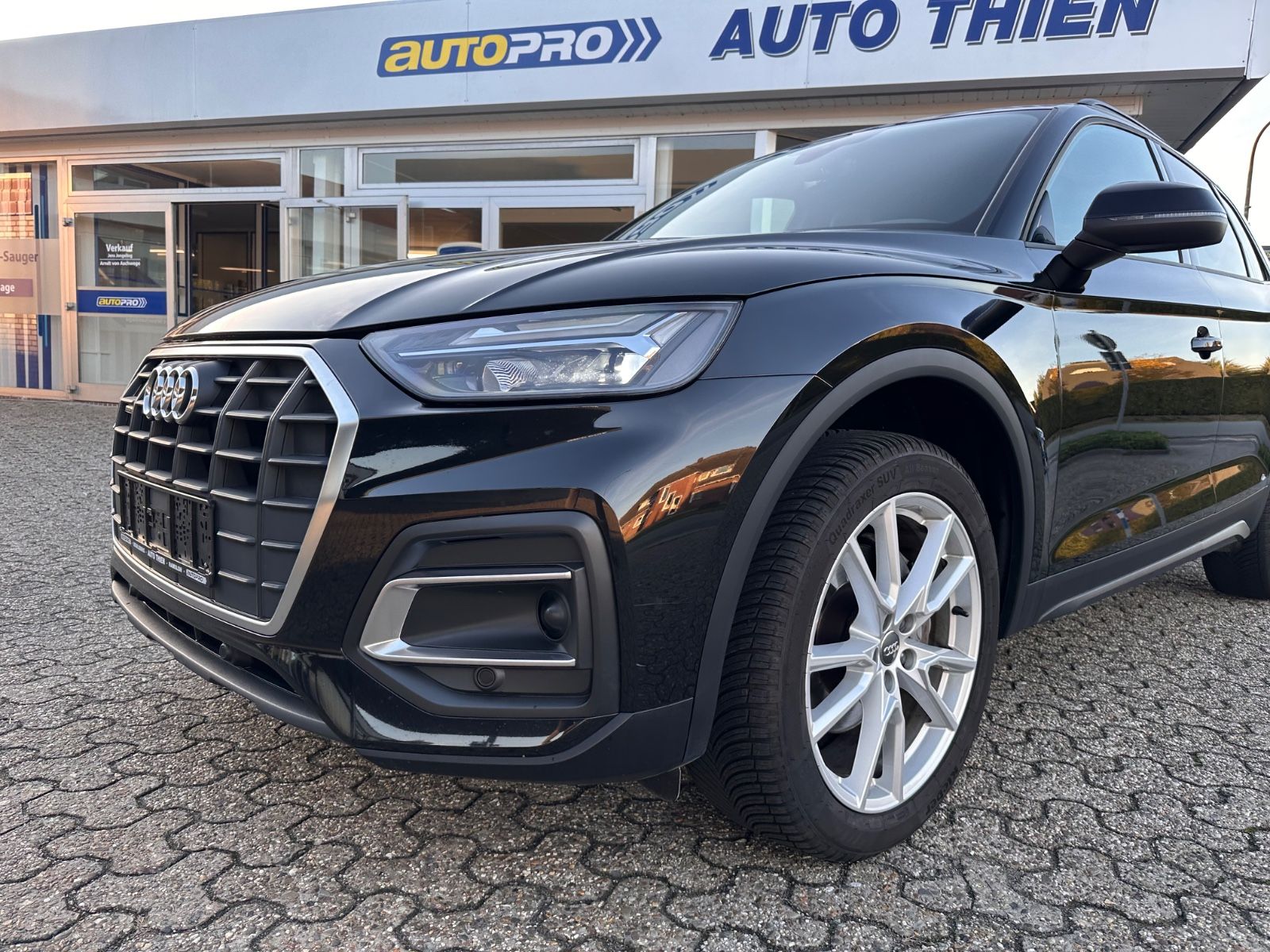 Fahrzeugabbildung Audi Q5 40 TDI quattro S line AHK/ACC/Navi/APP/LED