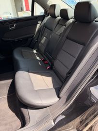 Mercedes E 200 - 11