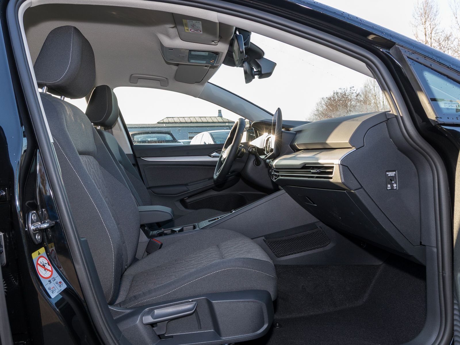 Volkswagen Golf 2.0 TDI DSG Life NAVI AHK REARVIEW GJ-REIFE imagem 3