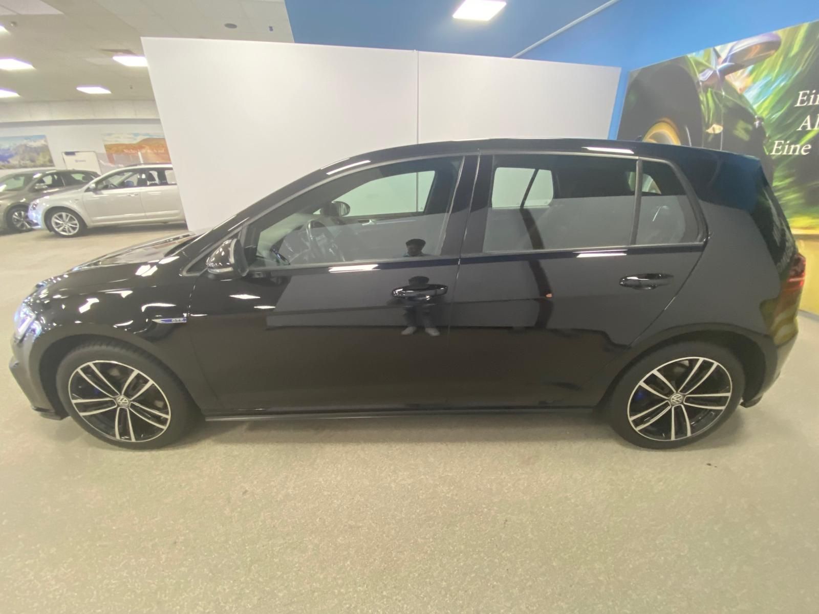 Fahrzeugabbildung Volkswagen Golf VII 1.4 PLUG-IN HYBRID GTE+AHK+MATRIX+ACC