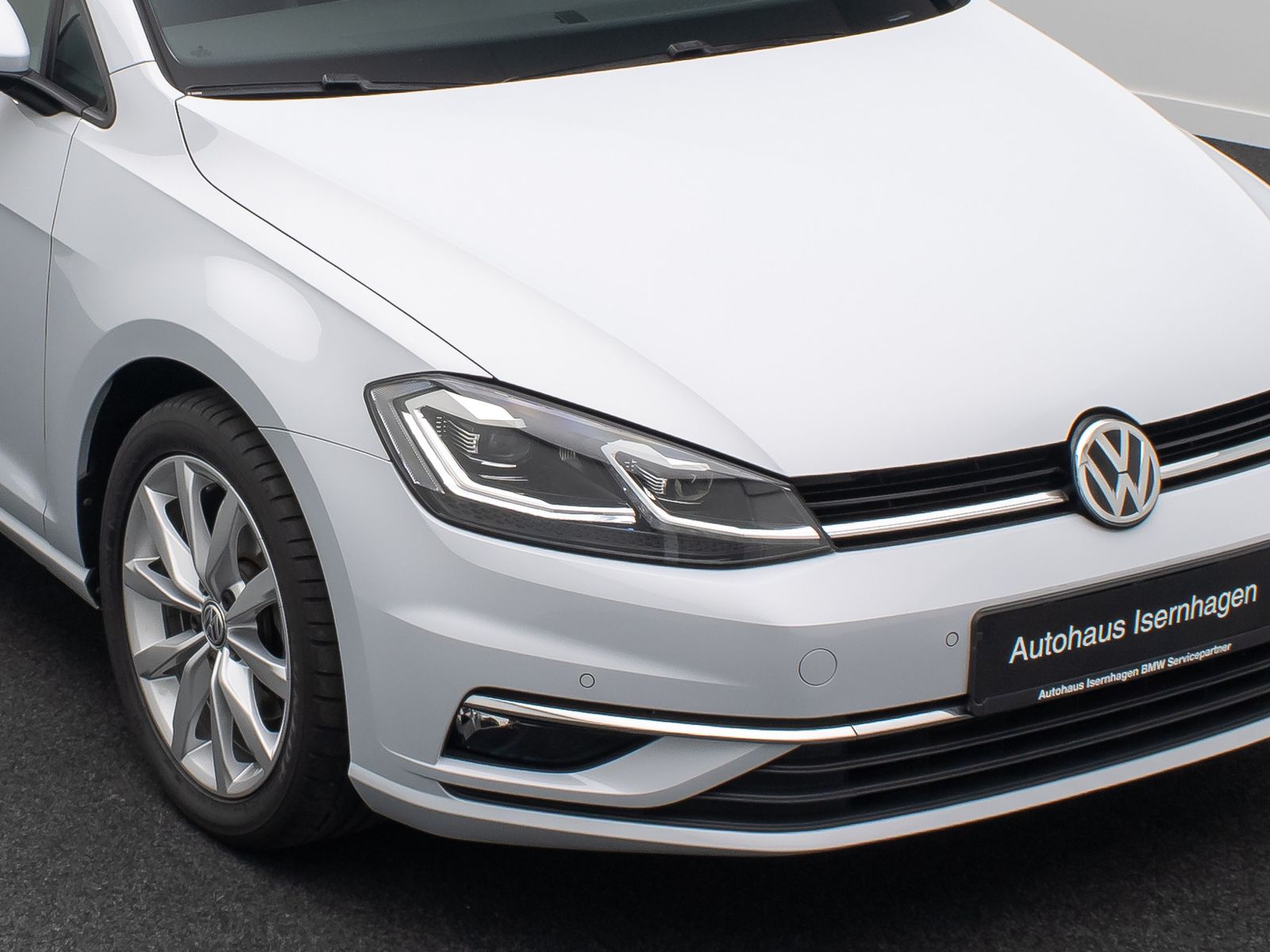 Fahrzeugabbildung Volkswagen Golf Highline PDC ACC Massage HiFi Sportsitz LM