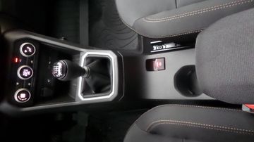 Dacia Jogger Extreme TCe 110 PS 7-Sitzer NAVI, Sitzhei