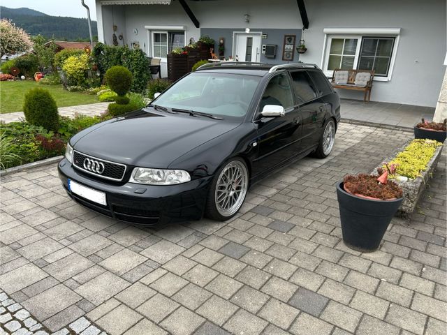 Audi S4 2.7 quattro Avant -