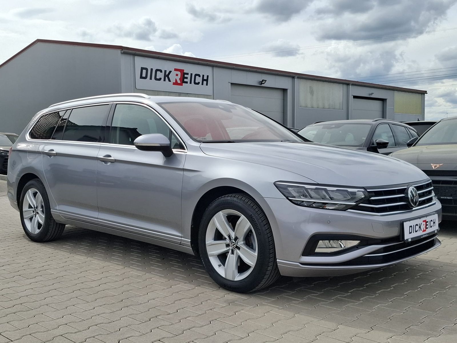 Fahrzeugabbildung Volkswagen Passat 2.0 TDI Business DSG PANO*AHK*ACC*KAMERA