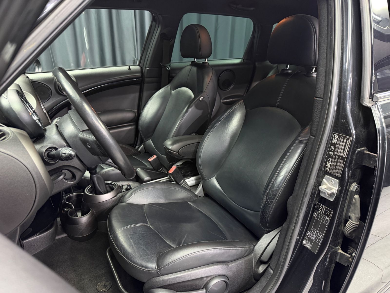 Fahrzeugabbildung MINI COOPER D Countryman Cooper D All4|PANO|NAVI|