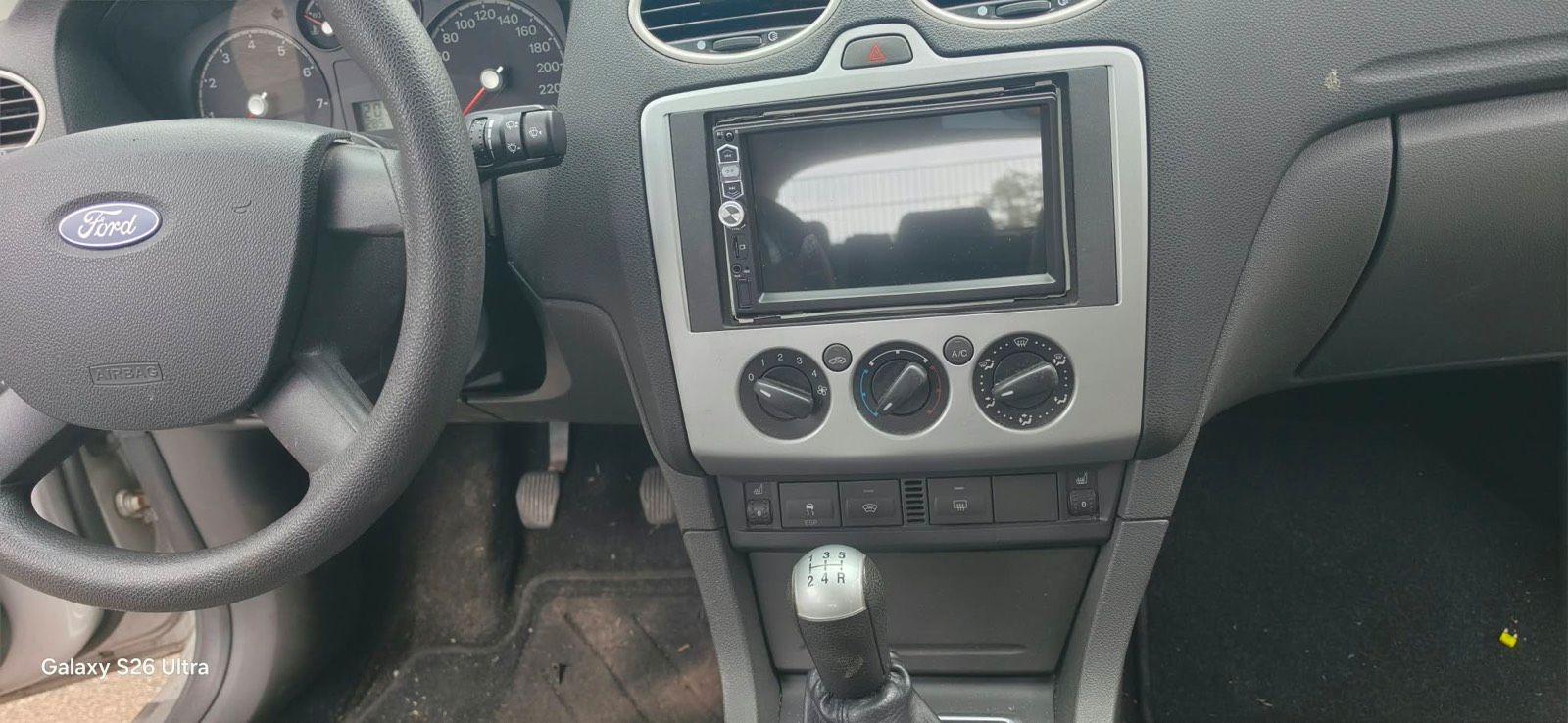 Ford Focus 2006 — photo 8