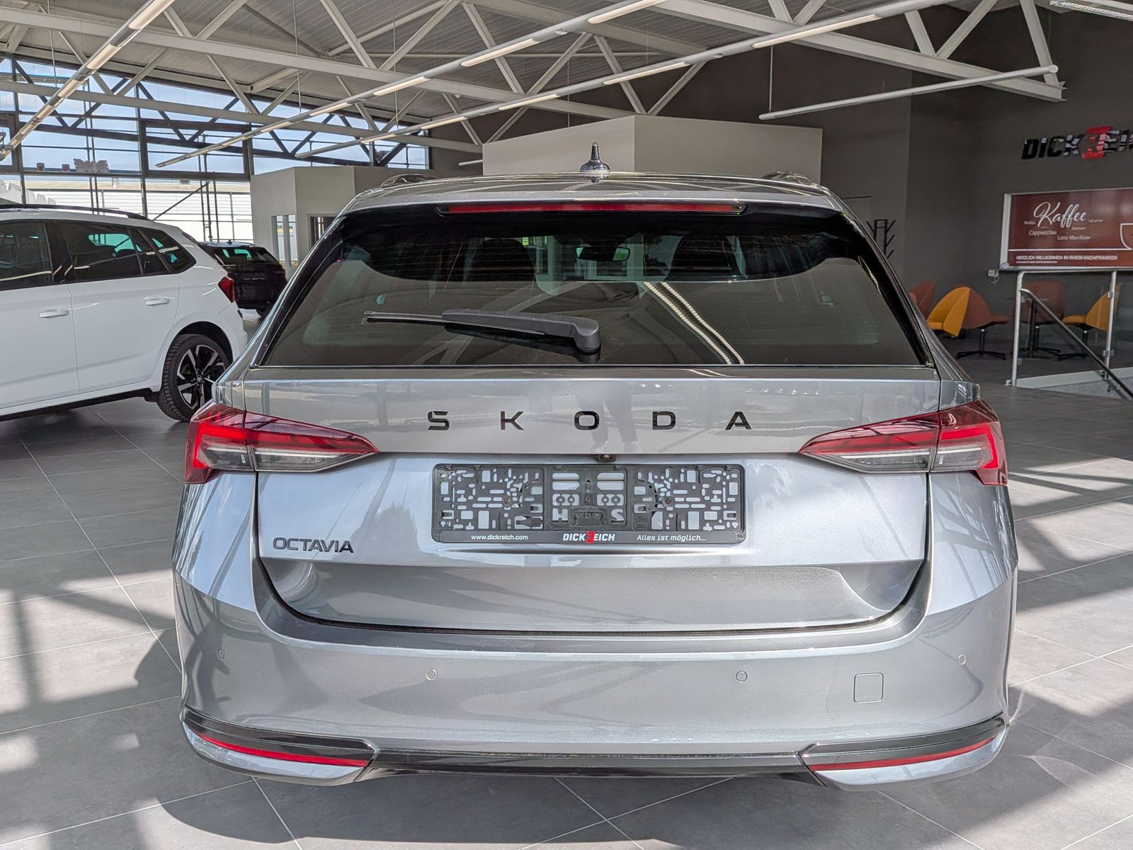 Fahrzeugabbildung SKODA Octavia 2.0 TDI Sportline Matrix Canton Pano ACC