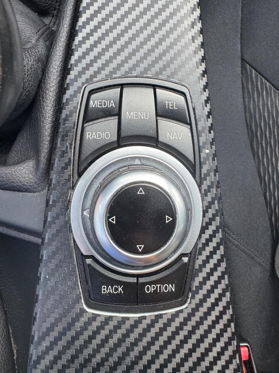BMW 318 2013 — photo 13